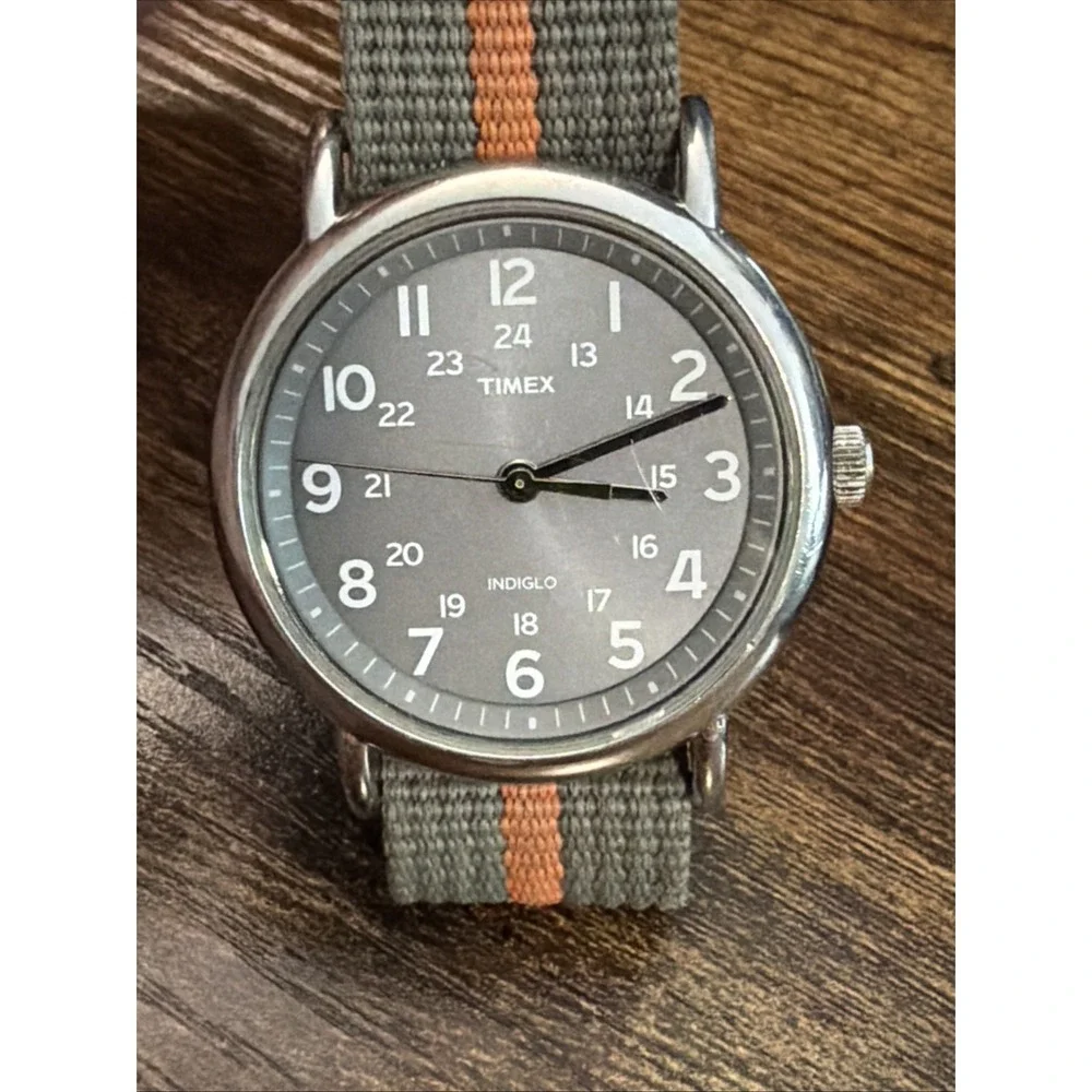 Timex Weekender Indiglo Men's Watch 38mm Gray Dial, Nylon Strap, New Battery!